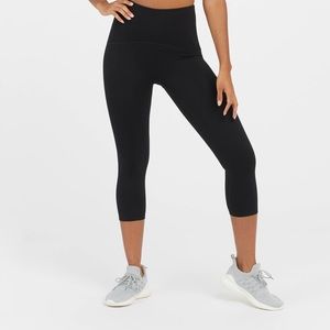 Spanx Booty Boost Active Cropped Leggings